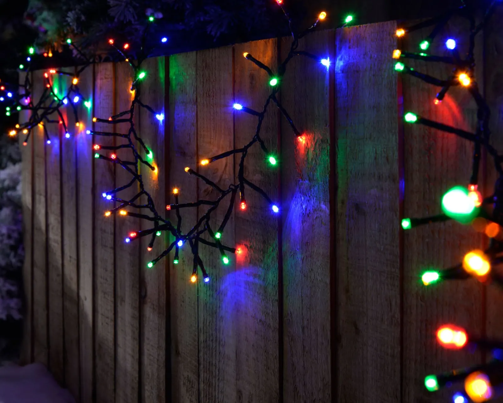 WeRChristmas Cluster Lights^180 Chasing Cluster Light String, Multi-Coloured