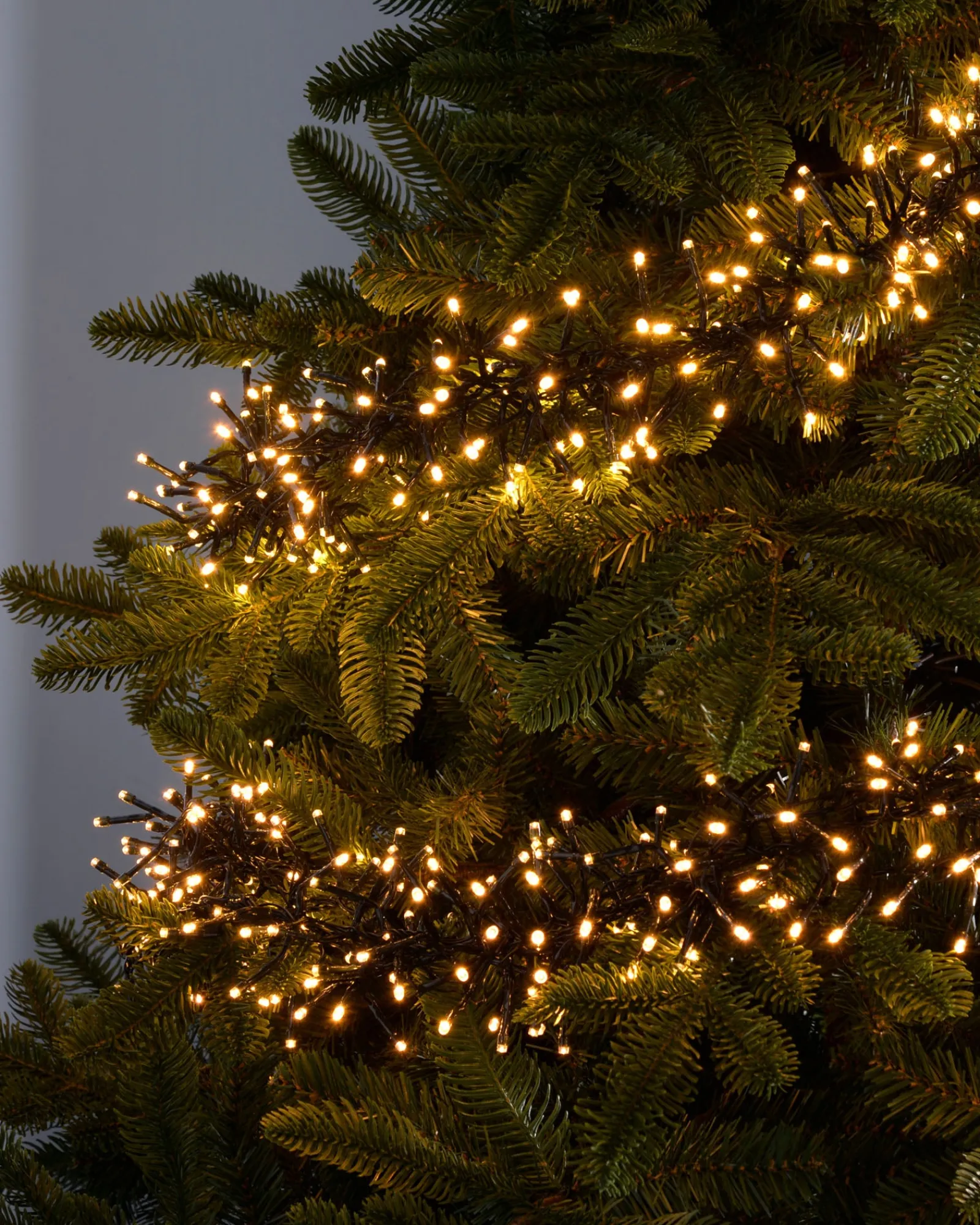 WeRChristmas Cluster Lights^400 Chasing Cluster Light String, Warm White