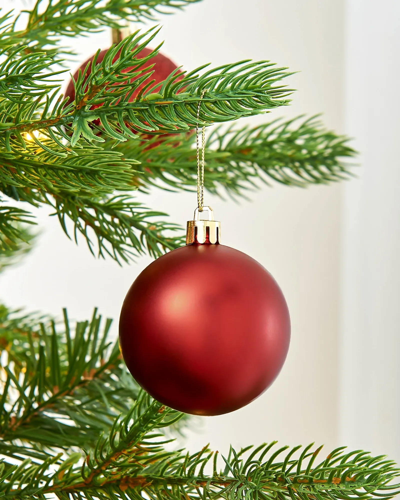 WeRChristmas Shatterproof Baubles^Christmas Red Shatterproof Bauble, 50 Pack