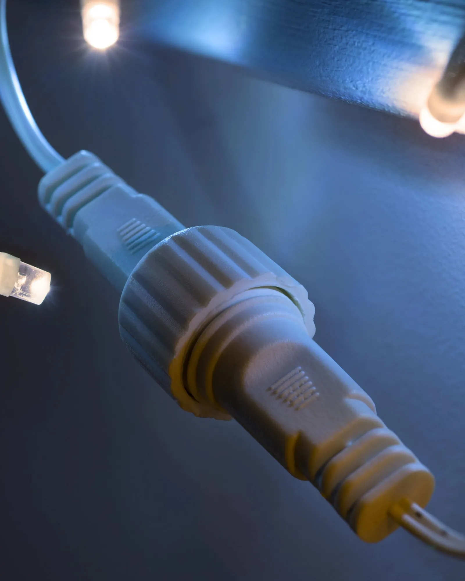 WeRChristmas Connectable Lights^Connectable Icicle 100 LED Christmas Lights, Warm White