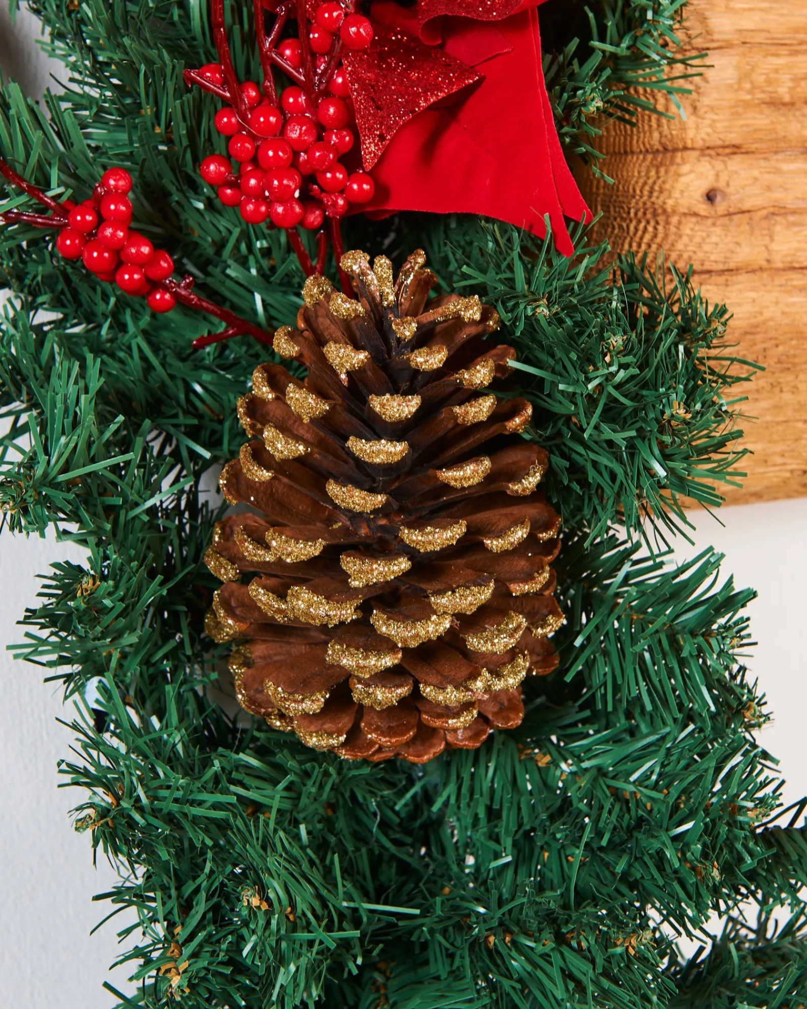 WeRChristmas Decorated Garlands|Pre Lit Garlands^Extra Thick Decorated Garland, Red/Gold, 9 Ft