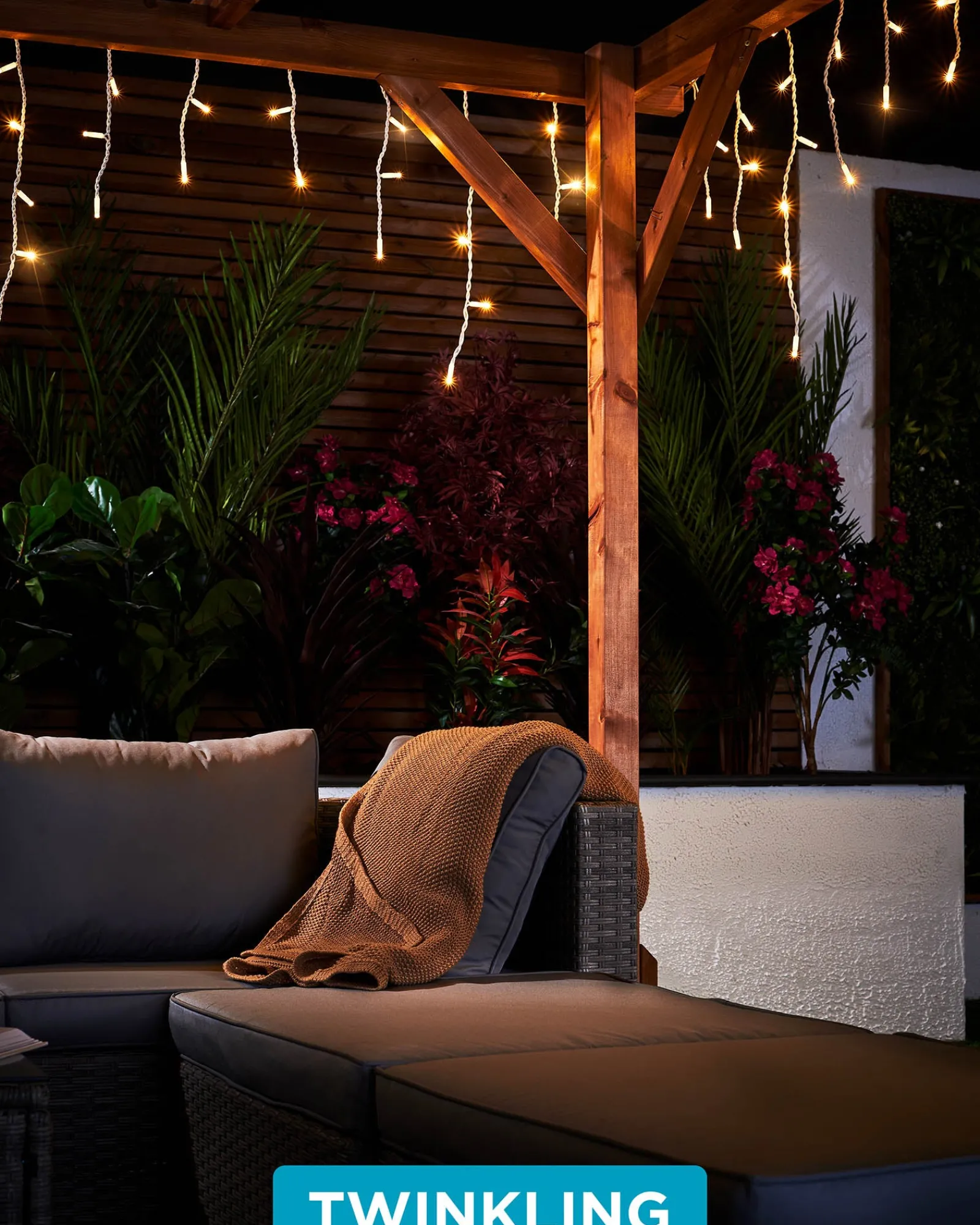 WeRChristmas Link Pro|Icicle Lights^LINK PRO Twinkling LED Icicle Lights, Warm White