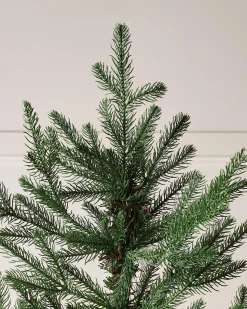 WeRChristmas Unlit Christmas Trees^Northern Fir Christmas Tree, 7 Ft