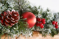 WeRChristmas Decorated Garlands^Pre-Decorated Frosted Garland, 6 Ft