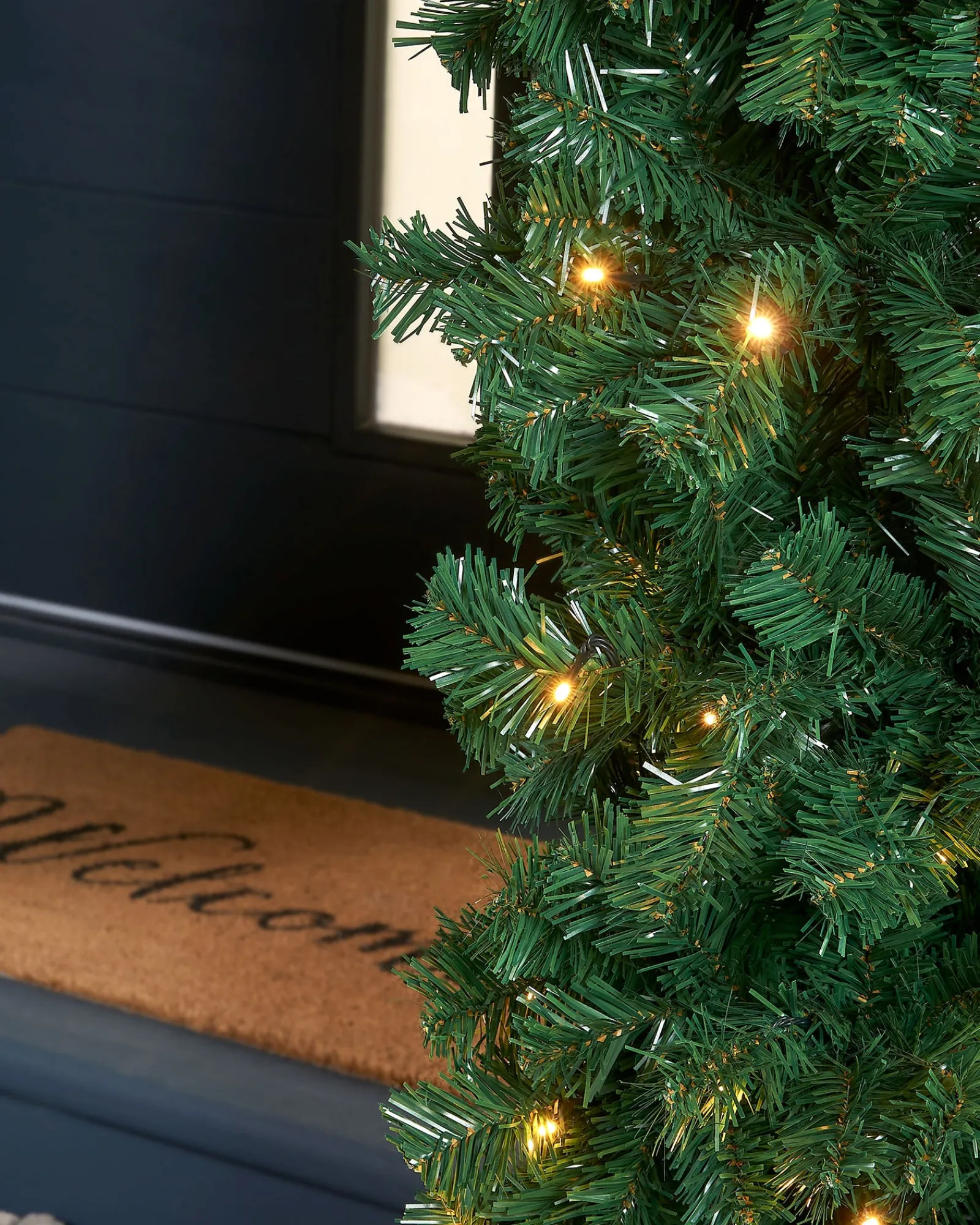 WeRChristmas Pre Lit Garlands^Pre-Lit Arch Doorway Garland, 8 Ft