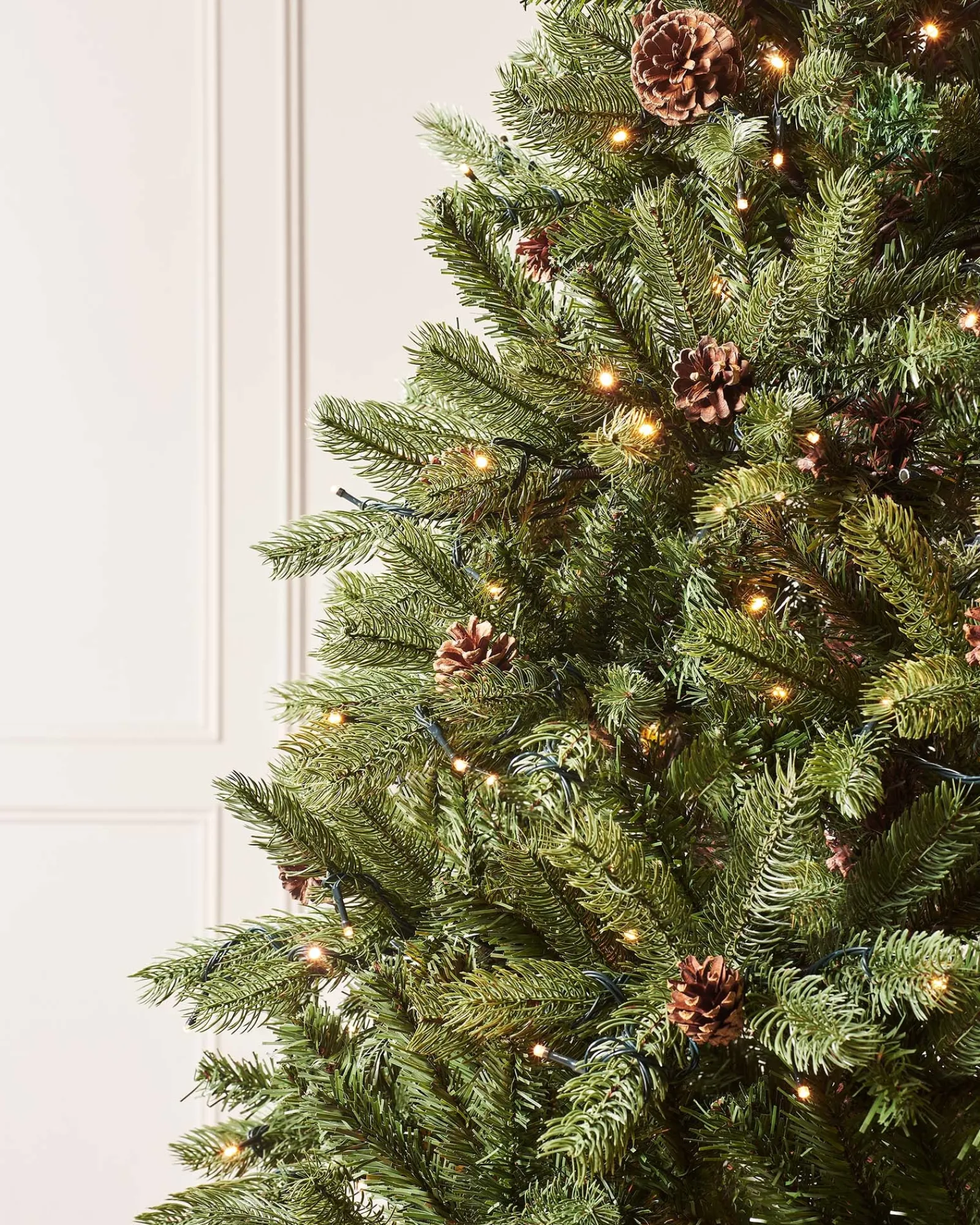 WeRChristmas Pre Lit Christmas Trees|Premium Christmas Trees^Pre-Lit Craford Pine Christmas Tree, 8 Ft