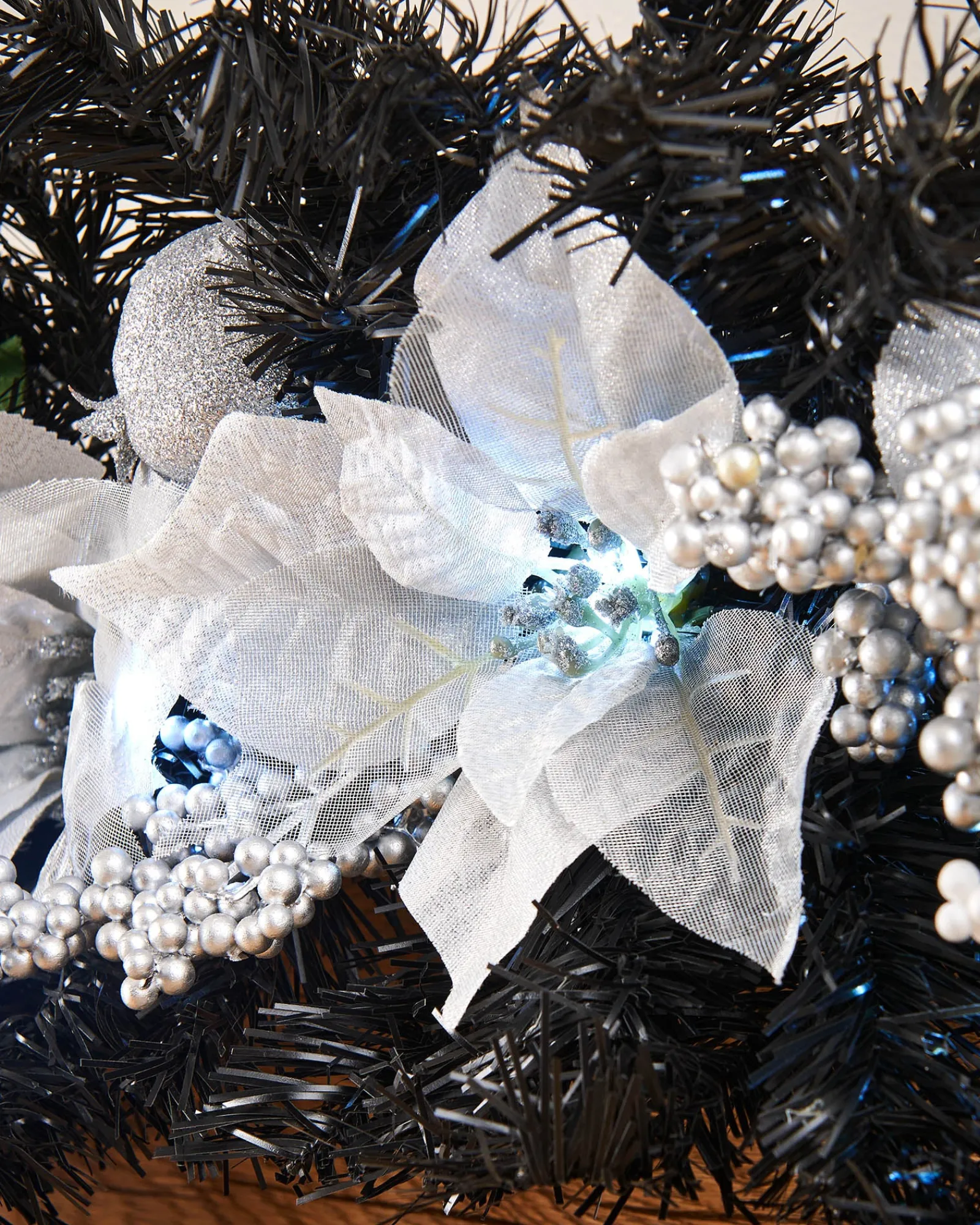 WeRChristmas Decorated Garlands|Pre Lit Garlands^Pre-Lit Decorated Garland Arch, Black/Silver, 3 Ft