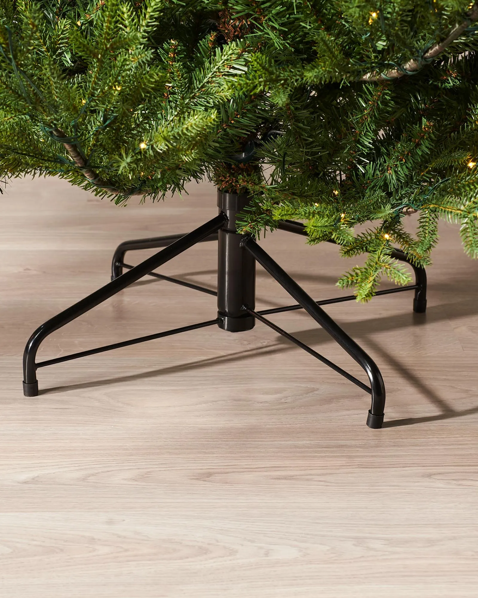 WeRChristmas Premium Christmas Trees|Pre Lit Christmas Trees^Pre-Lit Douglas Fir Christmas Tree, 7 Ft