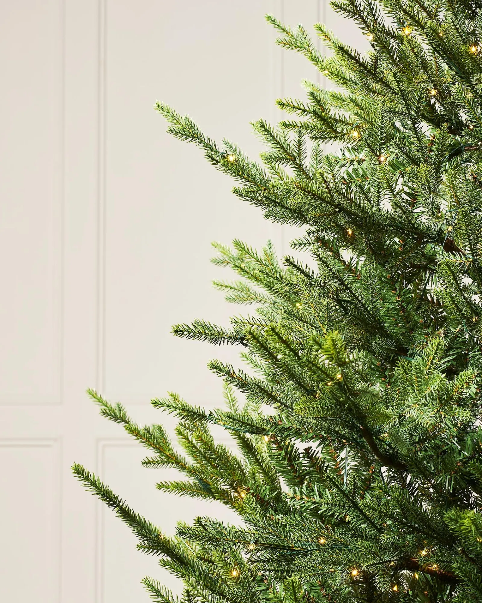 WeRChristmas Premium Christmas Trees|Pre Lit Christmas Trees^Pre-Lit Douglas Fir Christmas Tree, 7 Ft