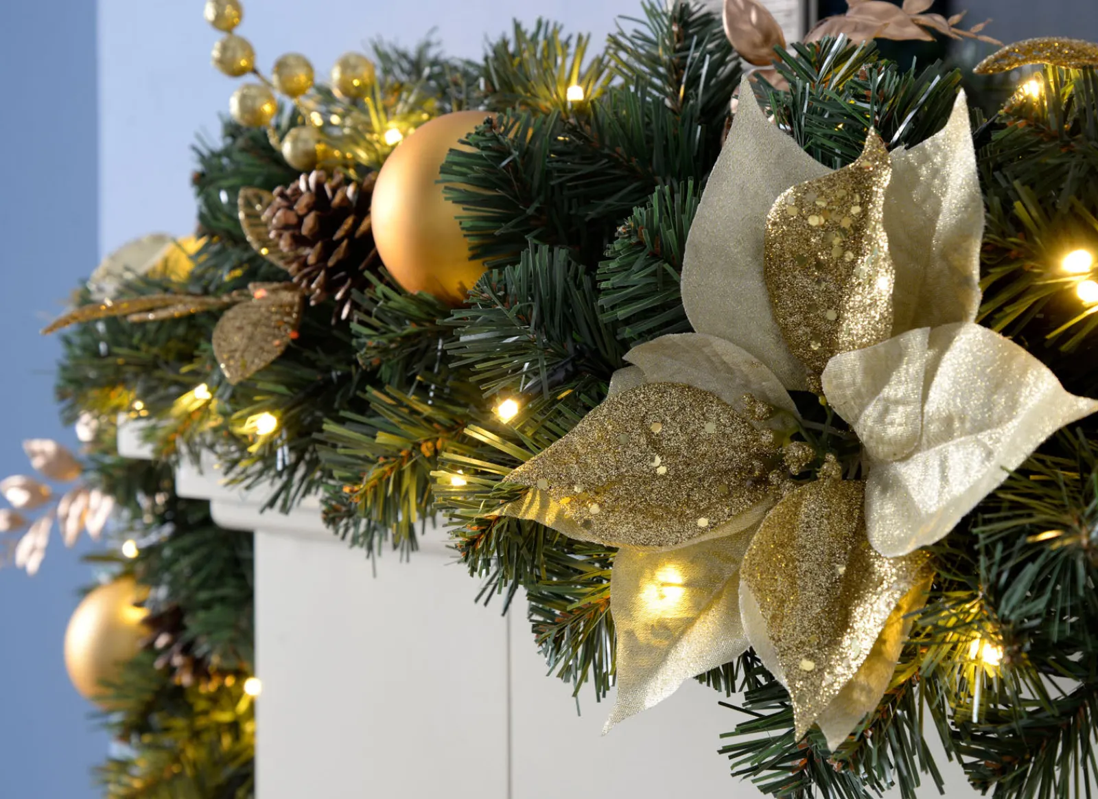 WeRChristmas Decorated Garlands|Pre Lit Garlands^Pre-Lit Extra Thick Garland, Static, Cream/Gold, 9 Ft