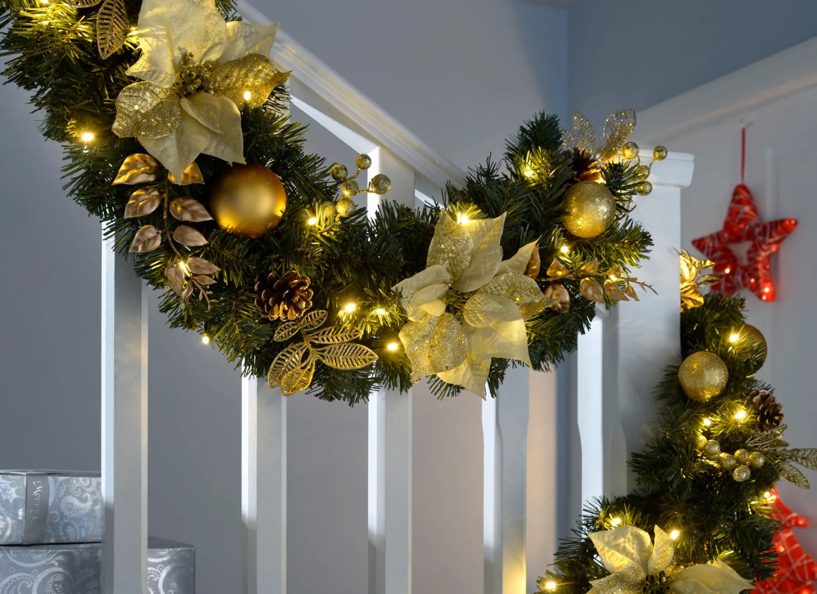 WeRChristmas Decorated Garlands|Pre Lit Garlands^Pre-Lit Extra Thick Garland, Static, Cream/Gold, 9 Ft
