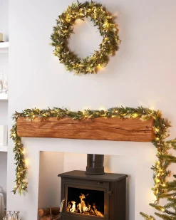 WeRChristmas Decorated Wreaths|Pre Lit Wreaths^Pre-Lit Frosted Mistletoe Wreath, 76 Cm