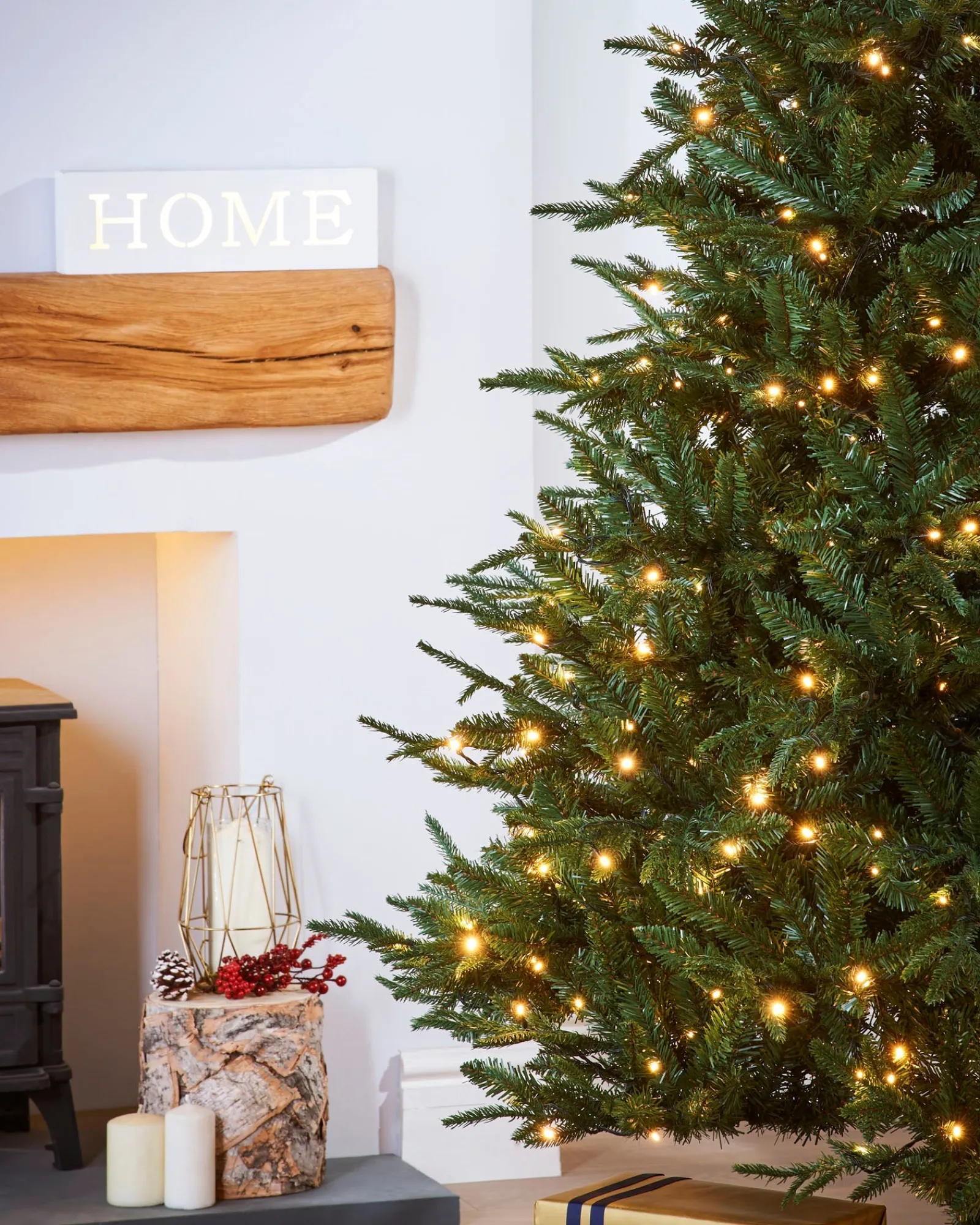 WeRChristmas Premium Christmas Trees|Pre Lit Christmas Trees^Pre-lit Grand Alaskan Fir Christmas Tree, 6 Ft