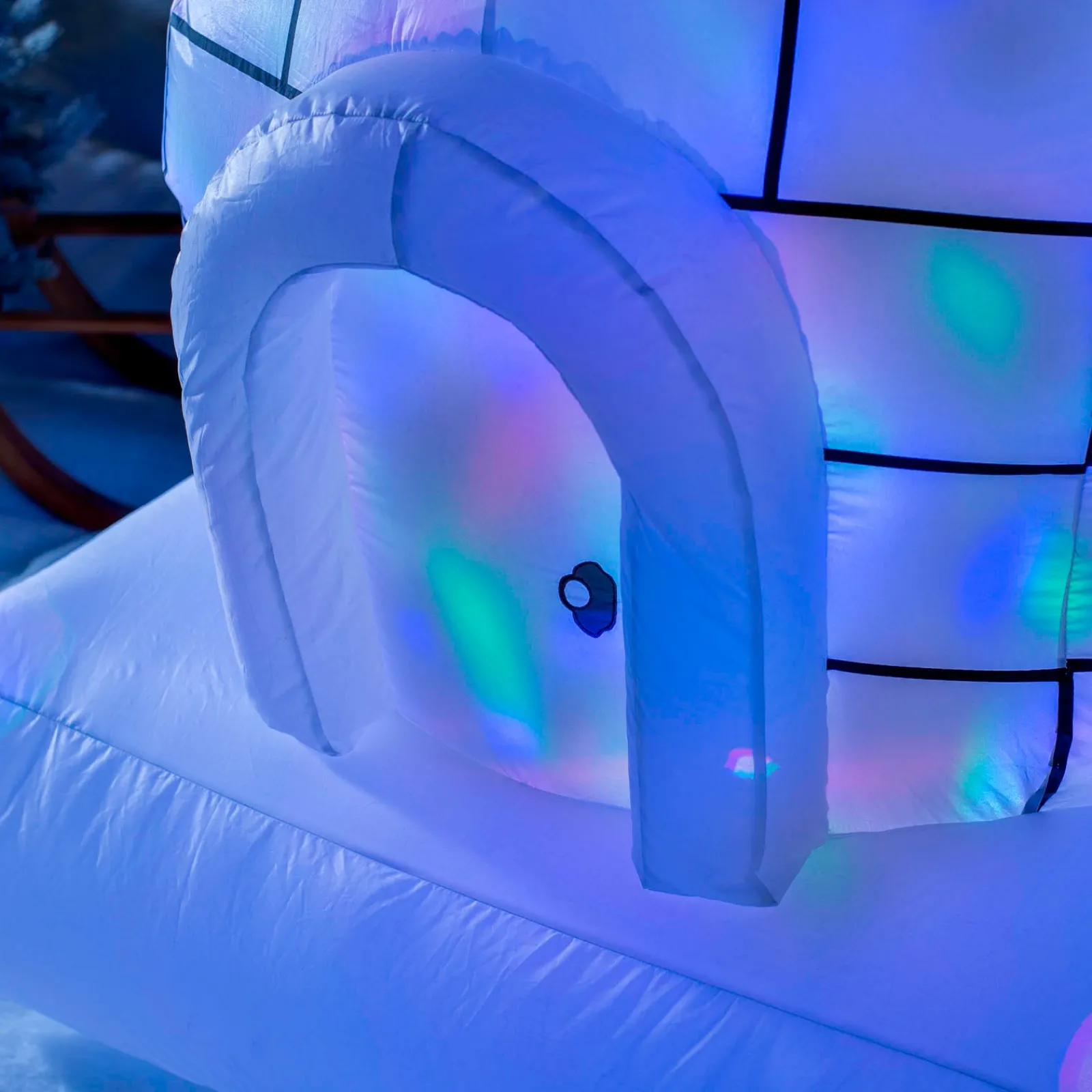 WeRChristmas Inflatables^Pre-Lit Inflatable Penguin Family And Igloo, 5 Ft