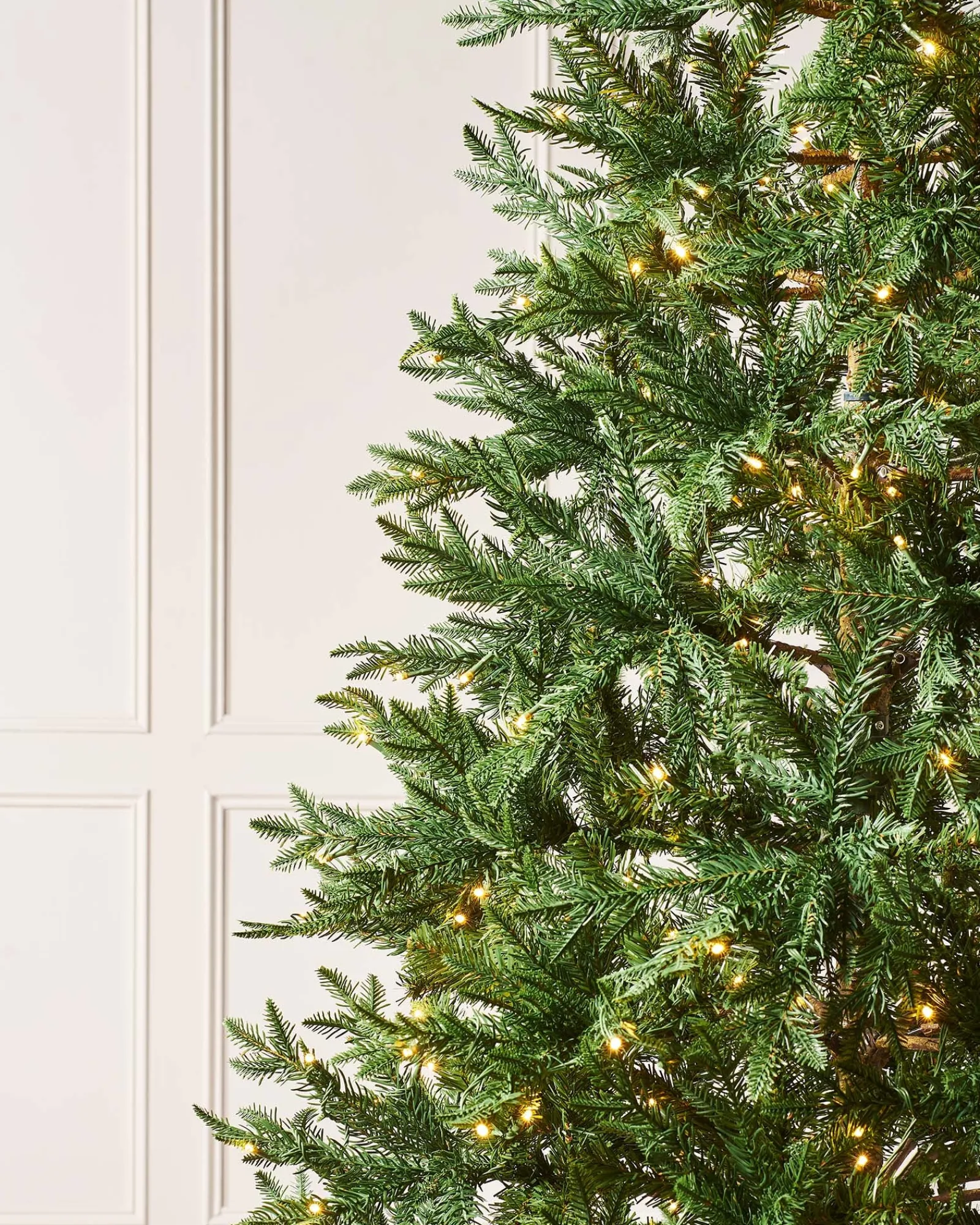 WeRChristmas Pre Lit Christmas Trees^Pre-Lit Mixed Pine Natural Bark Christmas Tree, 5 Ft