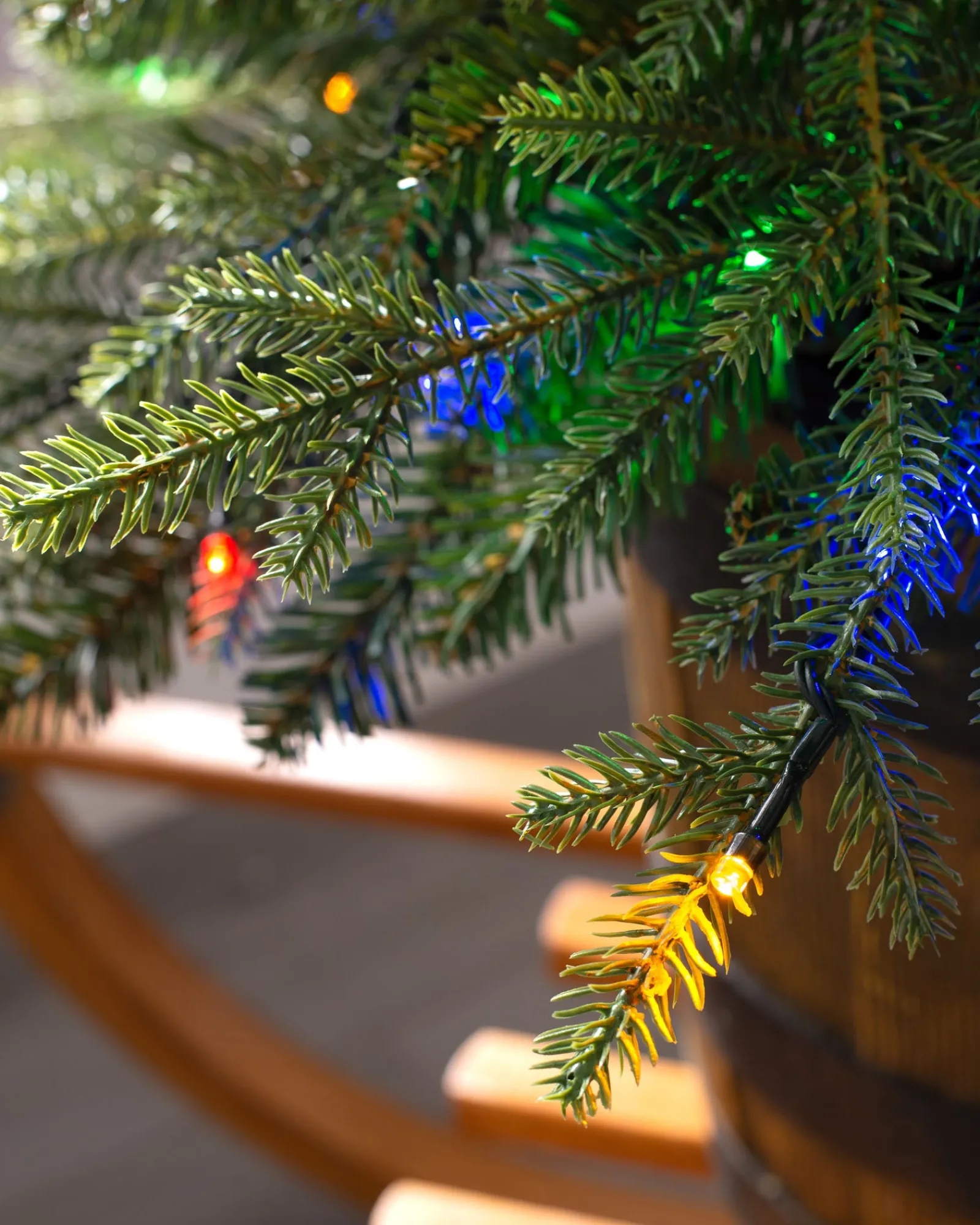 WeRChristmas Budget Christmas Trees|Potted Christmas Trees^Pre-Lit Potted Pine Christmas Tree, 4 Ft