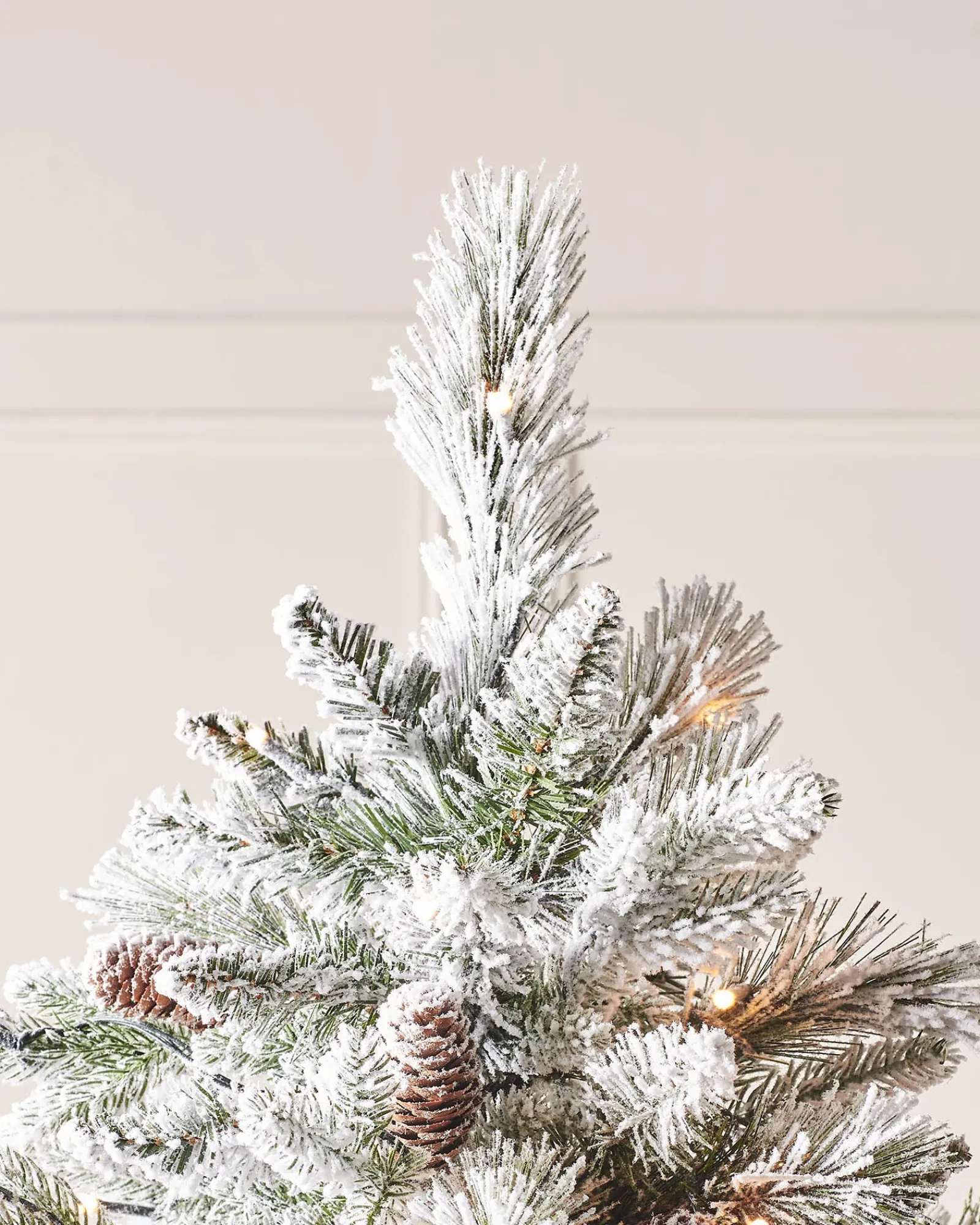 WeRChristmas Snow Flocked Christmas Trees|Pre Lit Christmas Trees^Pre-Lit Snow Flocked Mixed Pine Christmas Tree, 7 Ft