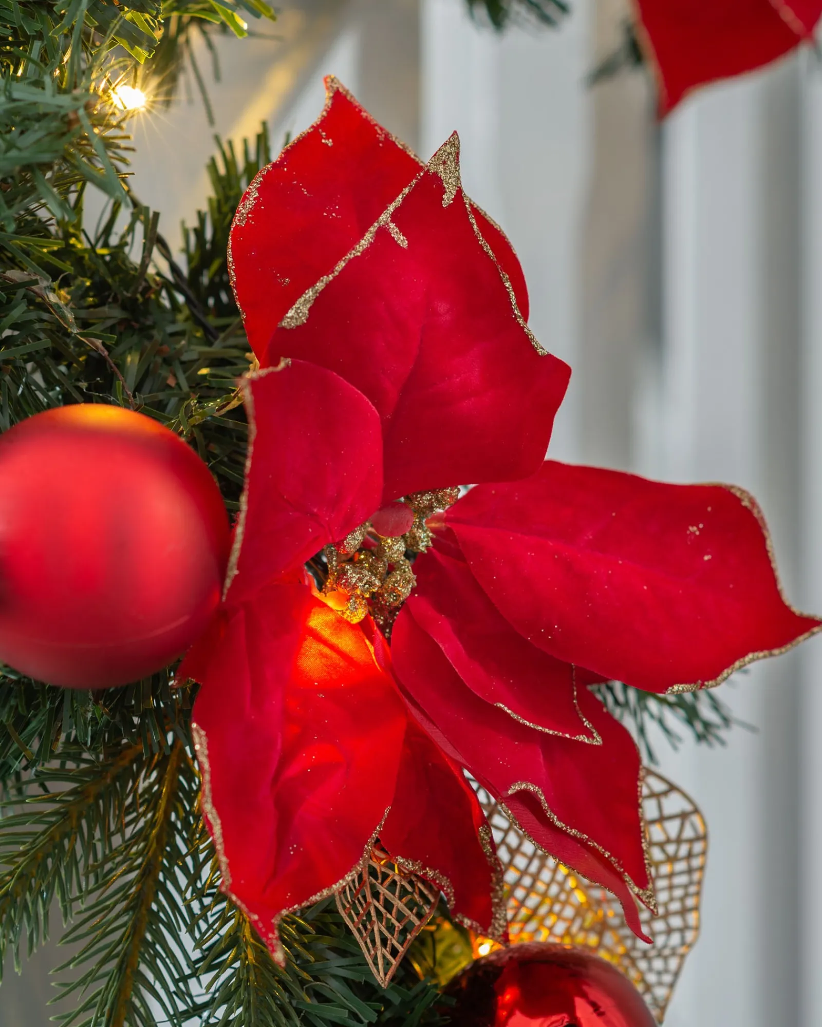 WeRChristmas Decorated Garlands|Pre Lit Garlands^Pre-Lit Warm White Decorated Garland, Red/Gold, 9 Ft