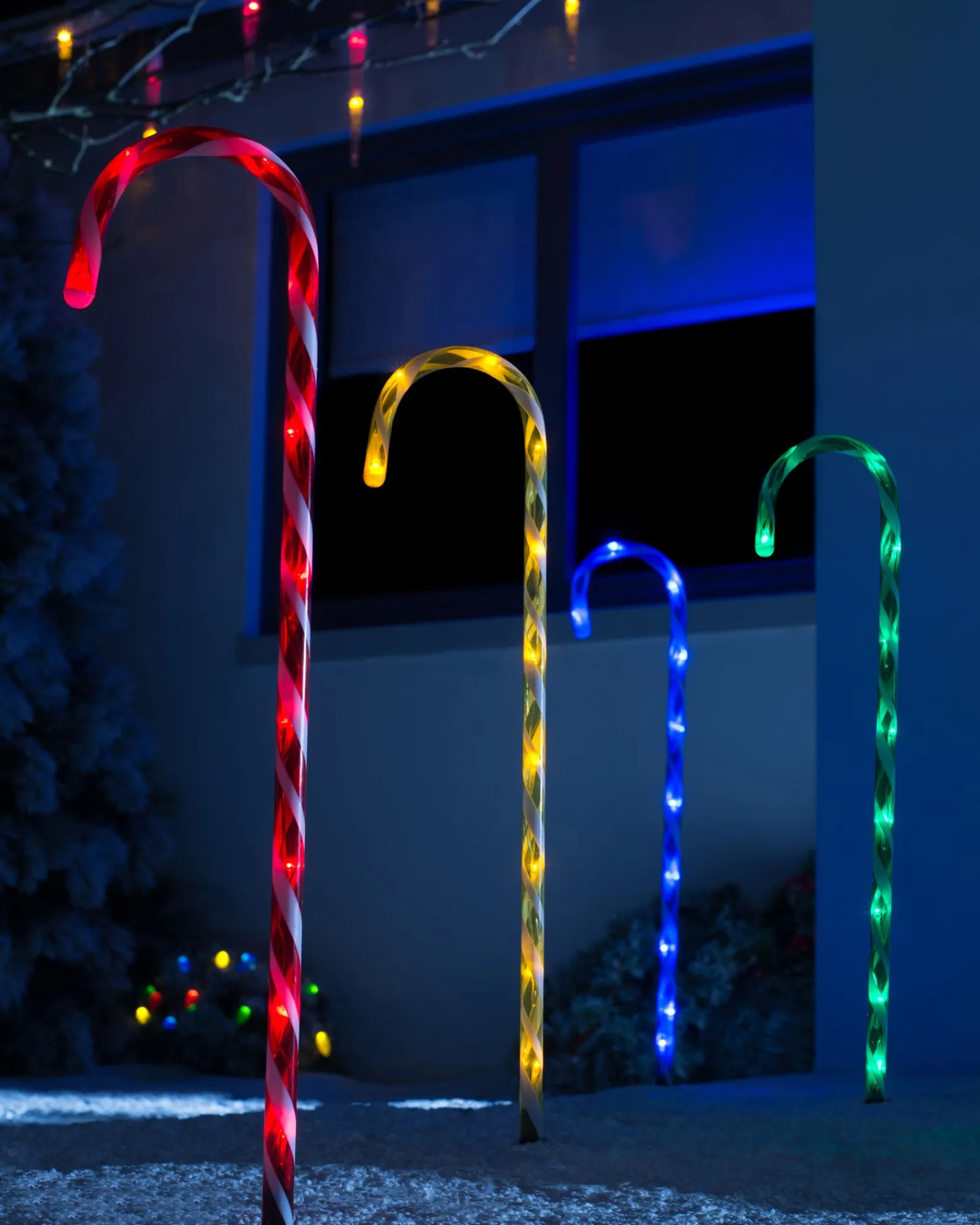 WeRChristmas Connectable Lights^Set Of 4 Connectable Candy Cane Pathway Lights, 75 Cm