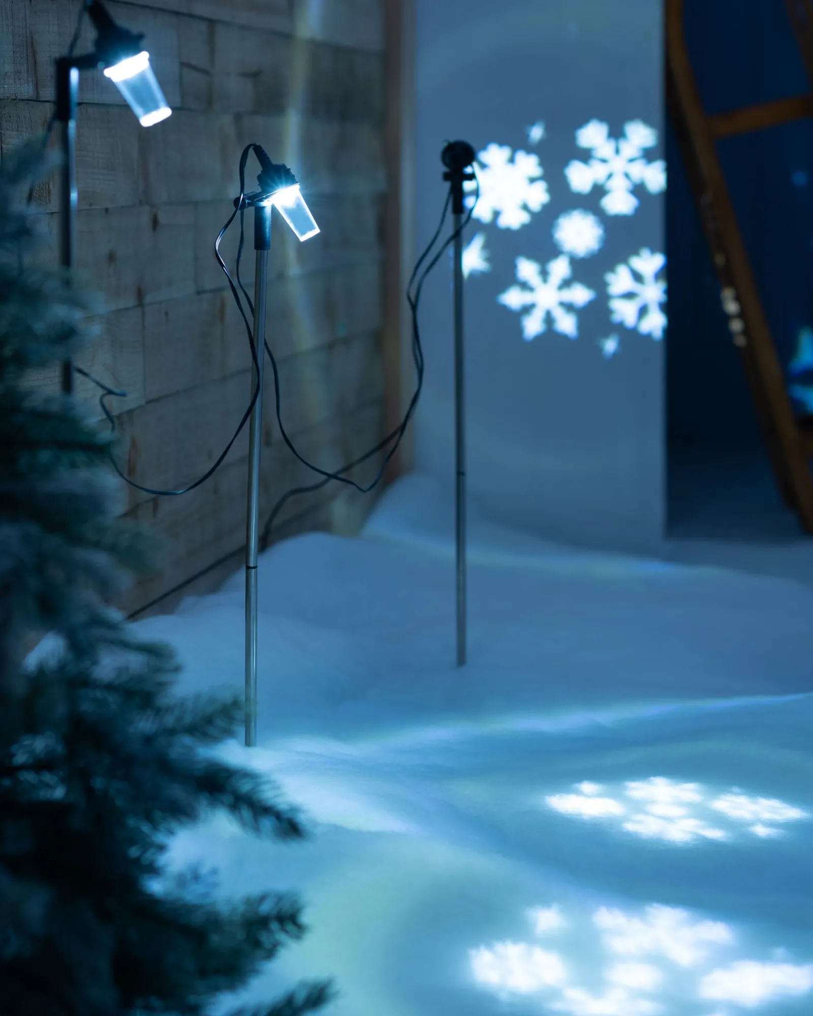 WeRChristmas Pathway Lights^Set Of 3 LED Snowflake Projector Lights, 72 Cm