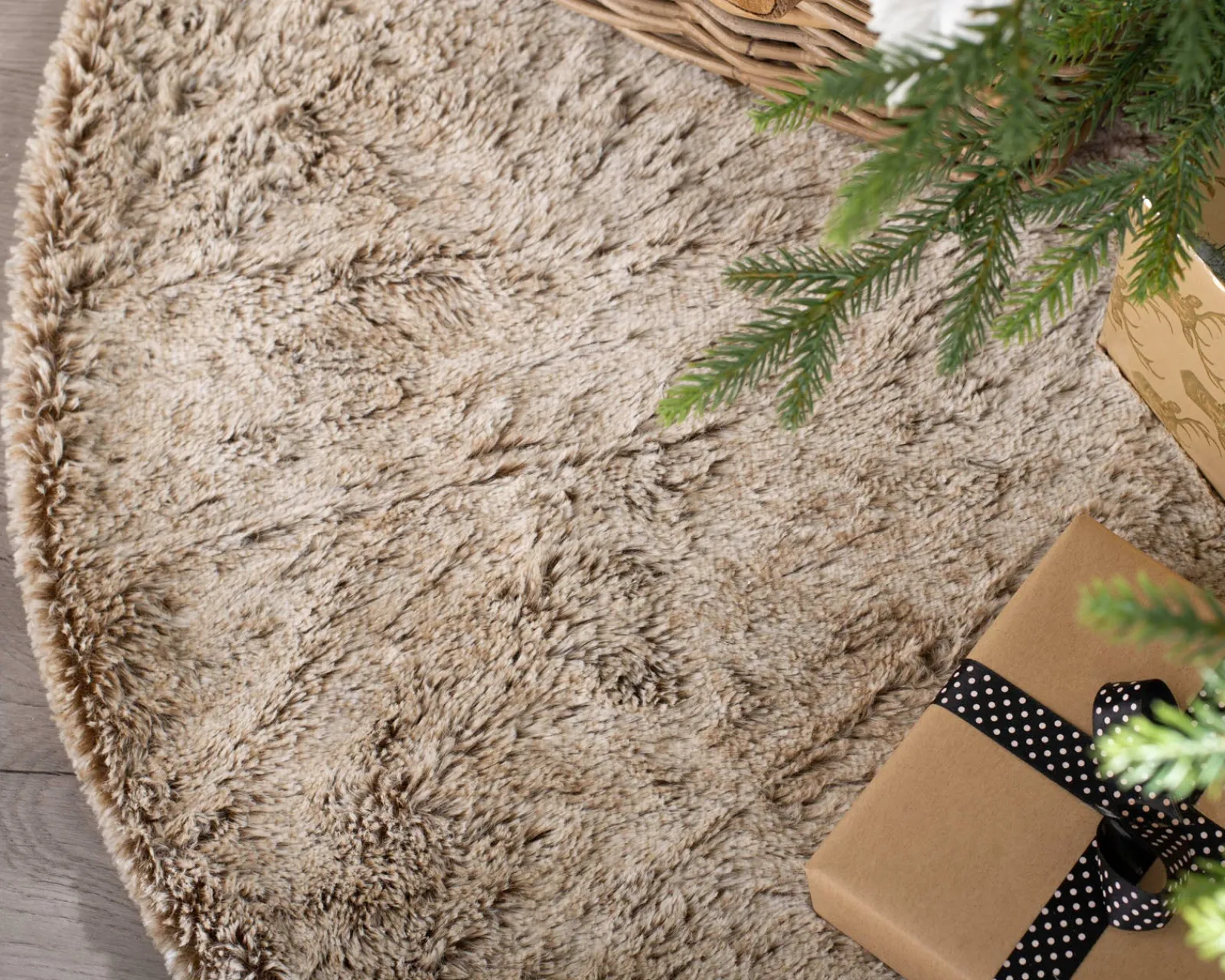 WeRChristmas Skirts & Collars^Two Tones Fur Tree Skirt, Brown, 120 Cm