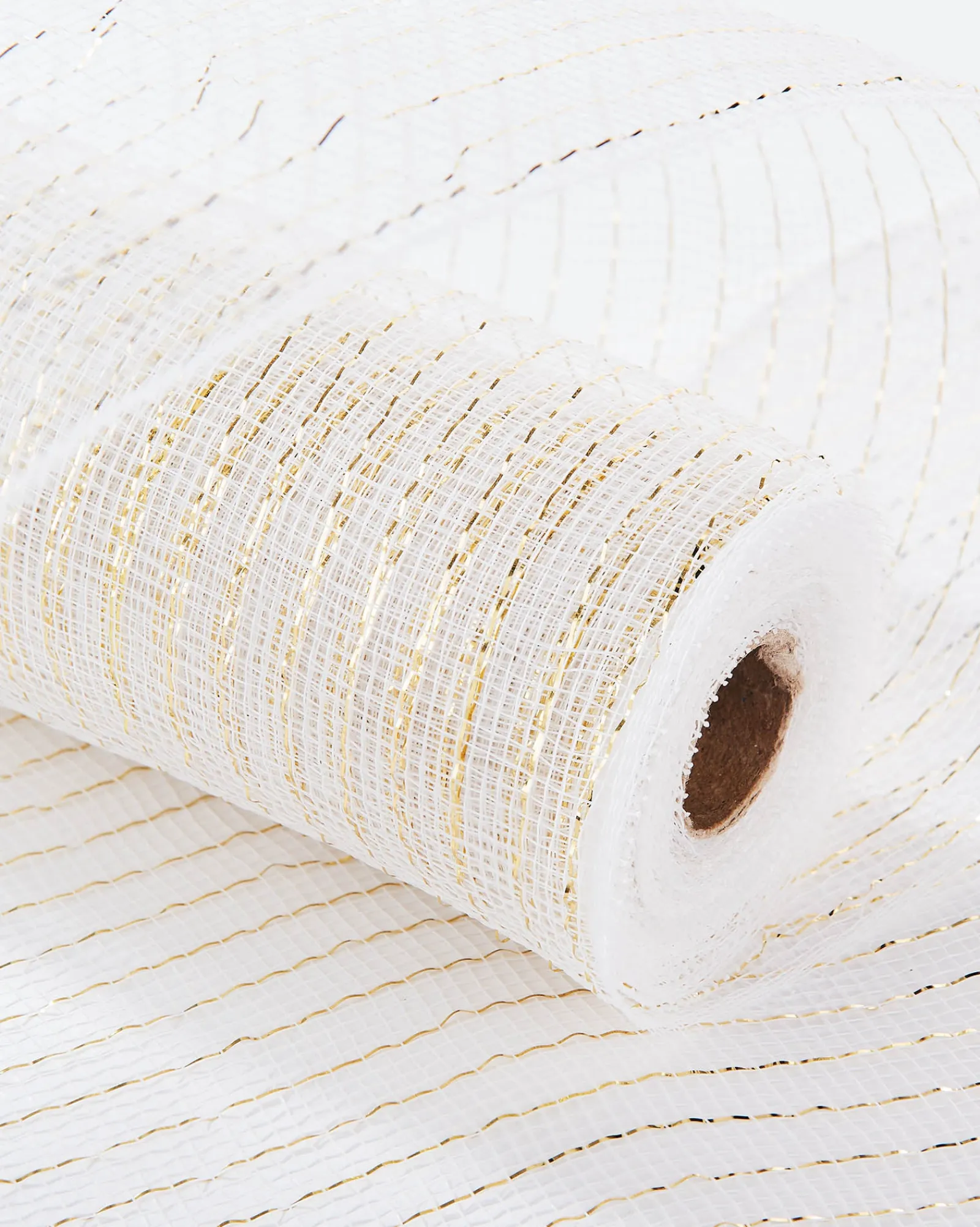 WeRChristmas Deco Mesh^White Mesh With Pale Gold Foil, 9 M